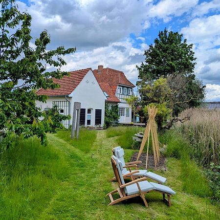 Forsthaus Lelkendorf / Ferienwohnung エクステリア 写真